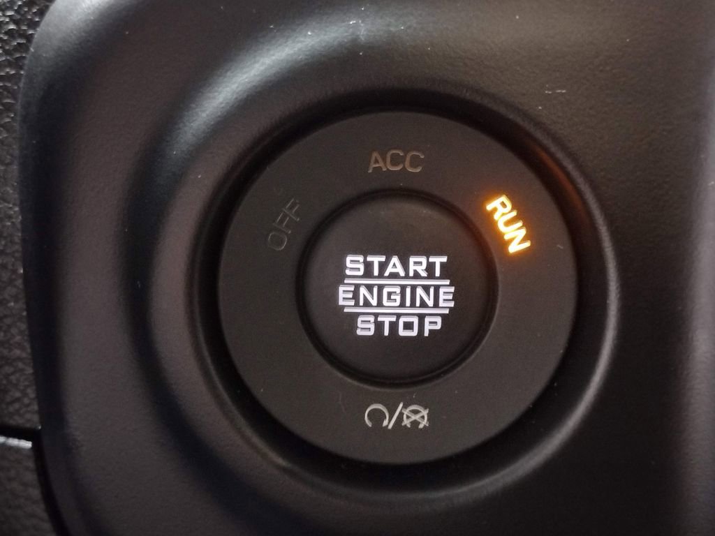 Used 2020 Jeep Wrangler Unlimited Sahara image 41