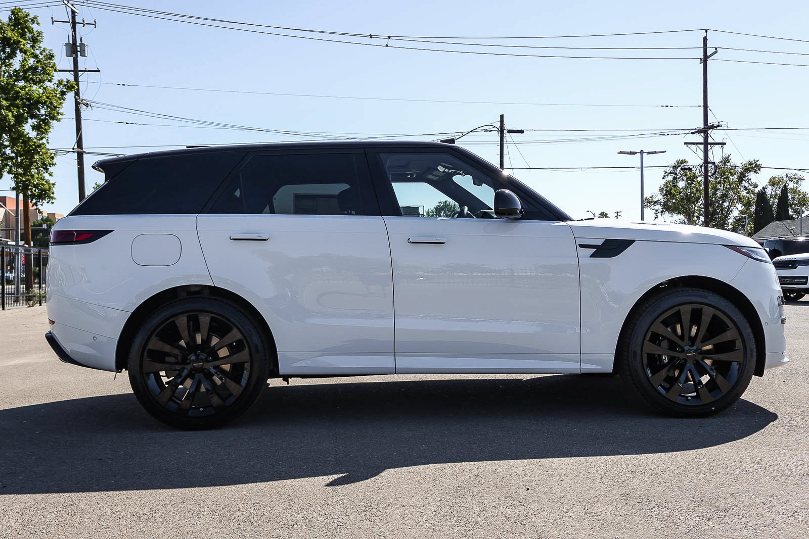 New 2026 Land Rover Range Rover Sport Dynamic SE AWD/4WD image 4