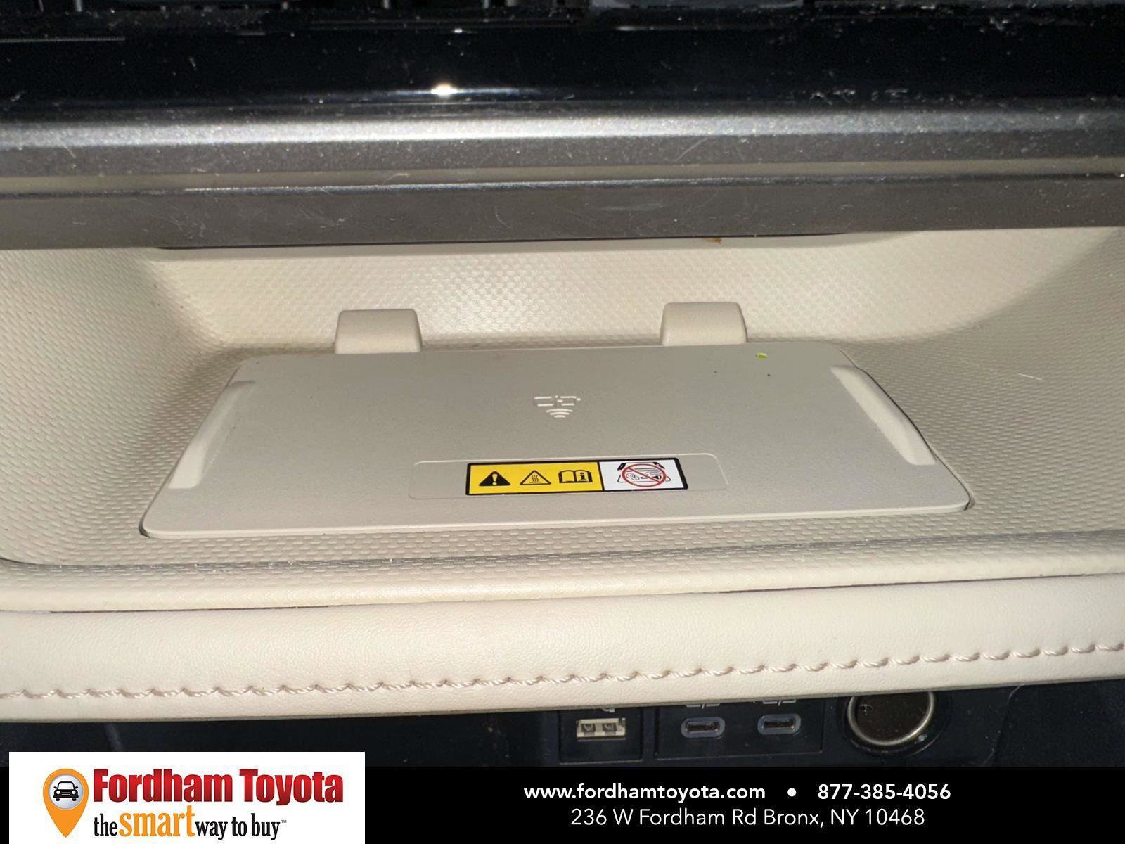 Used 2023 Toyota Highlander XLE AWD/4WD image 24