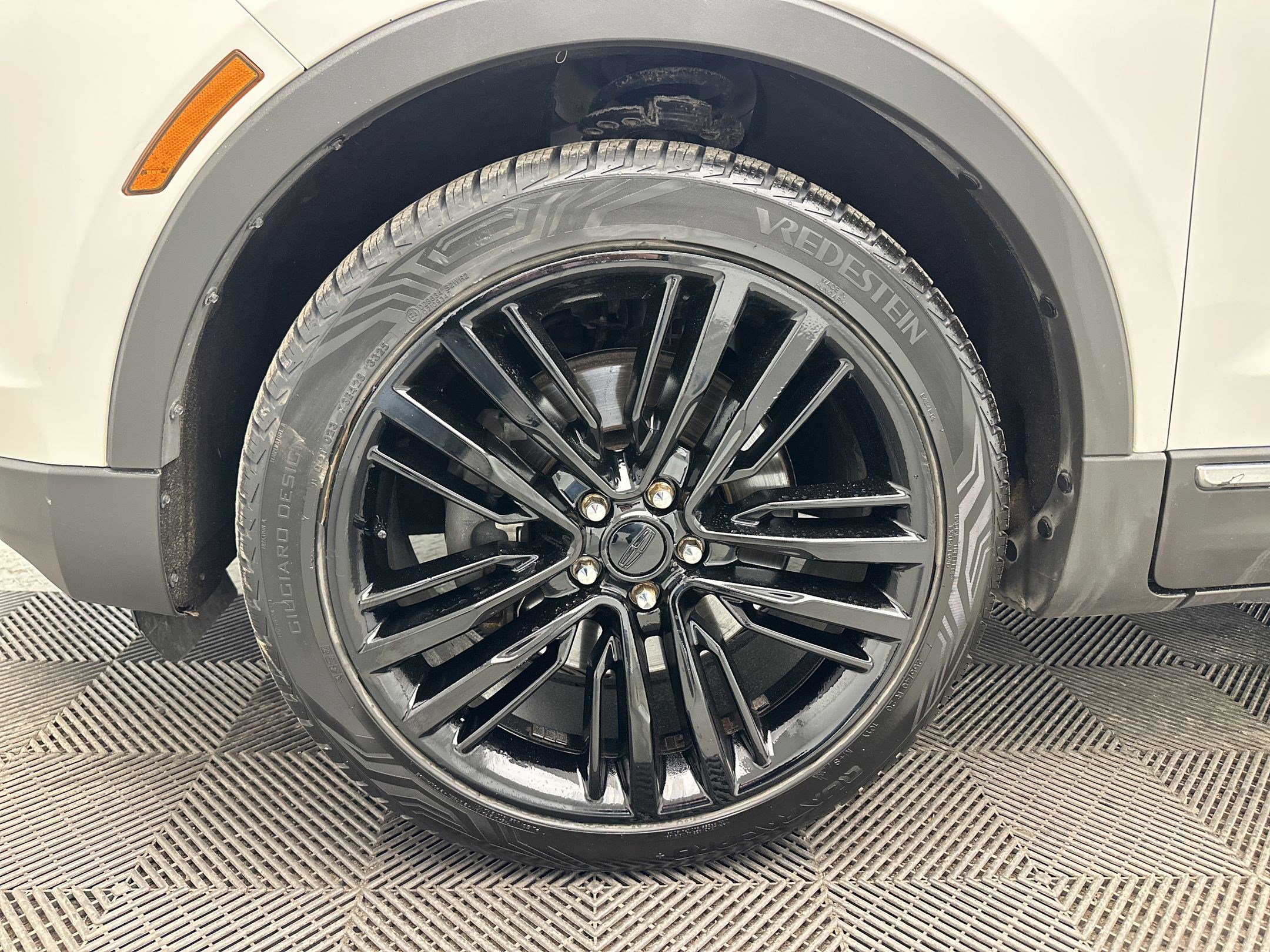 Used 2018 Lincoln MKC Reserve w/ Lincoln MKC Climate Package image 11