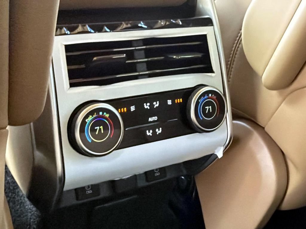 New 2026 Land Rover Range Rover SE AWD/4WD image 15