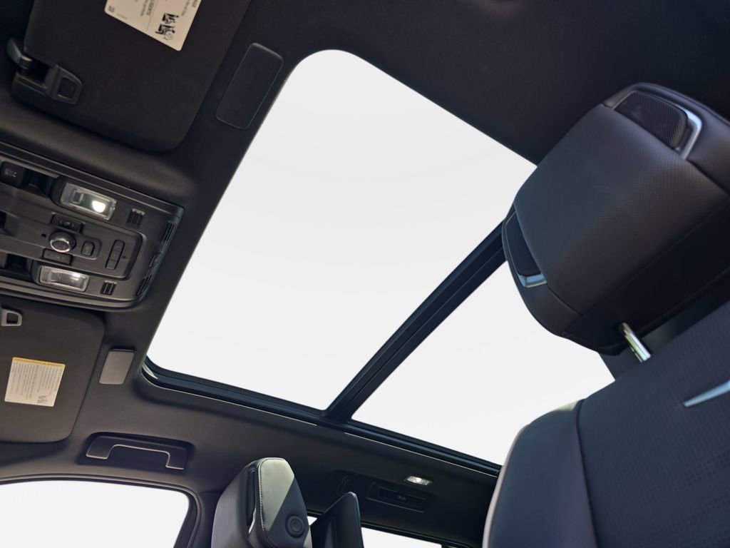 Used 2024 Cadillac Escalade Premium Luxury RWD image 35