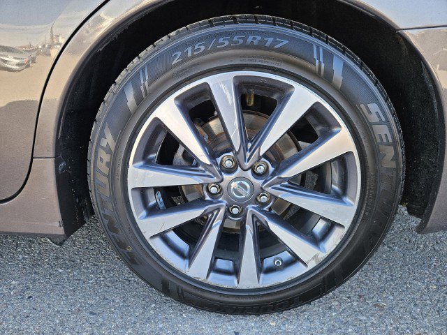 Used 2017 Nissan Altima 2.5 SL w/ Moonroof Package image 28