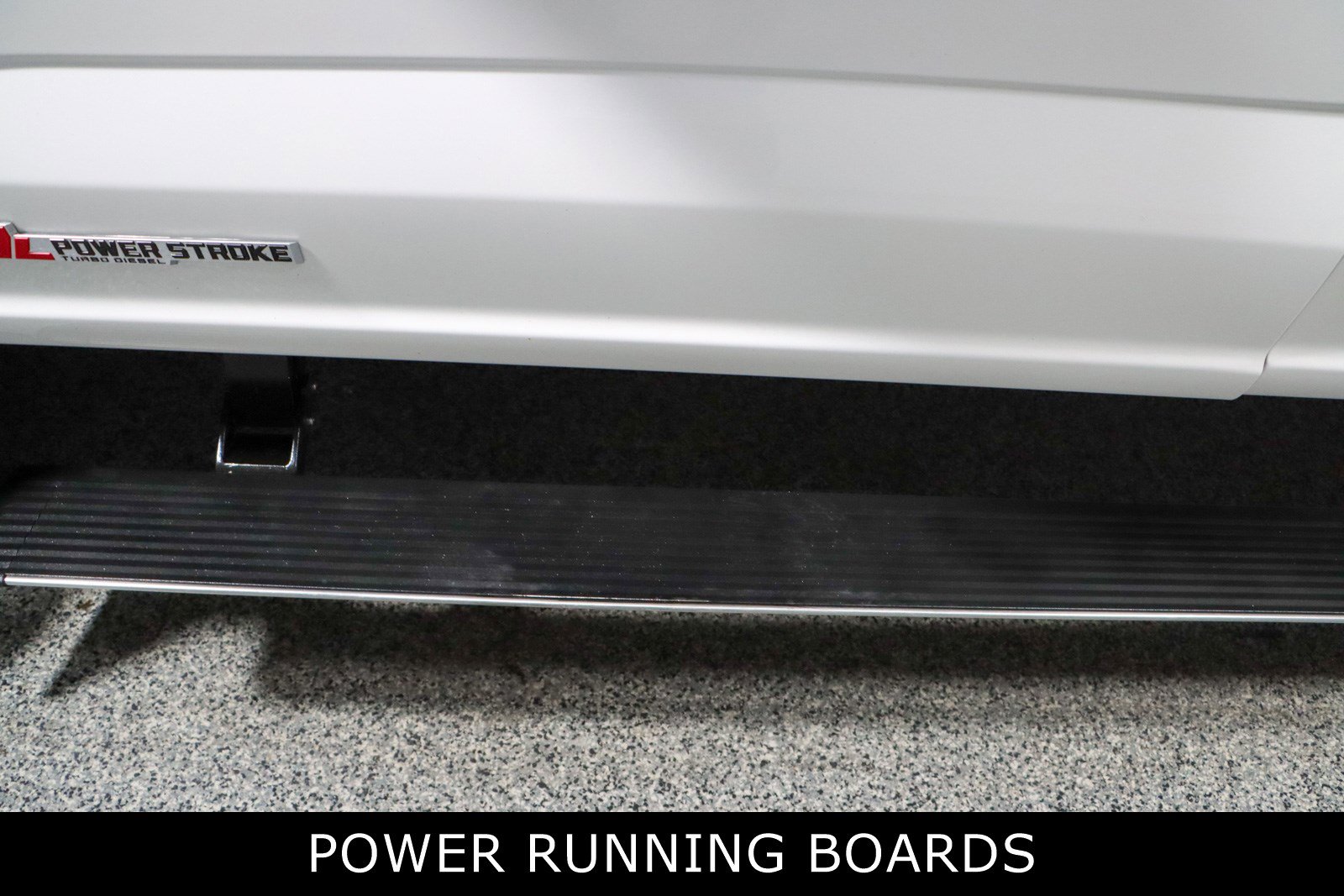 Used 2025 Ford F450 Platinum w/ FX4 Off-Road Package image 12