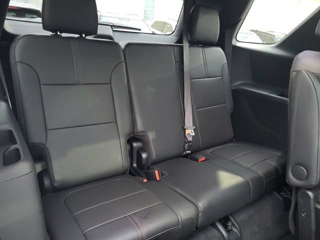 Used 2023 Chevrolet Traverse RS AWD/4WD image 18