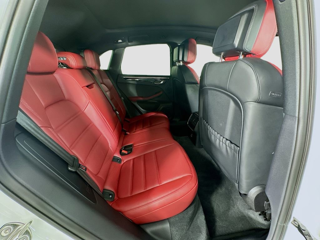 Certified 2026 Porsche Macan Turbo AWD/4WD image 30
