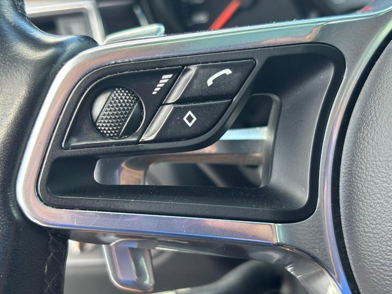 Used 2018 Porsche Macan S image 17