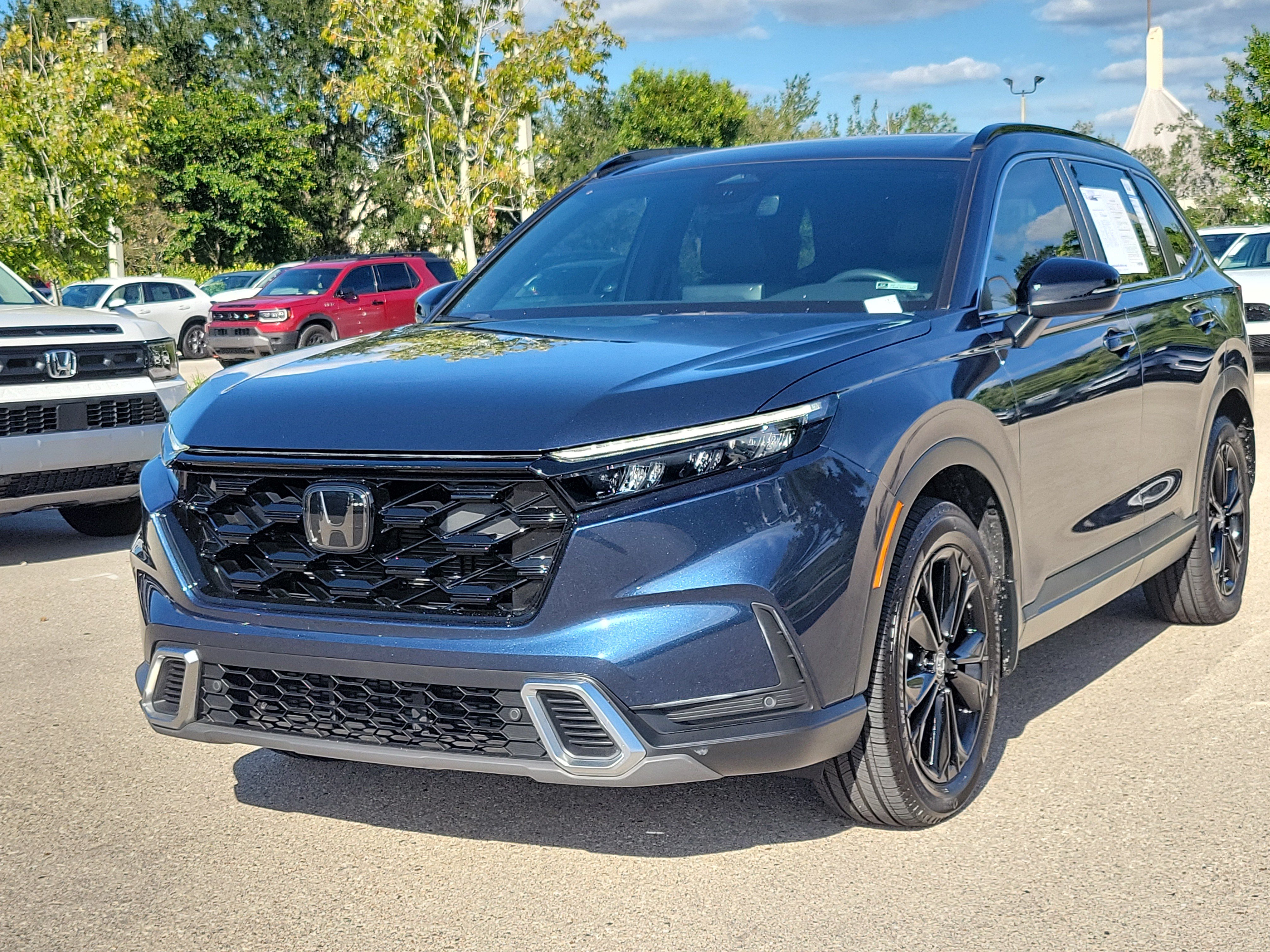 Used 2024 Honda CR-V Sport Touring image 3