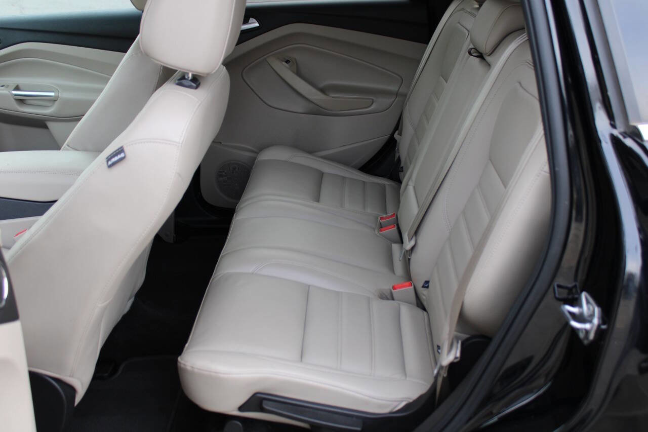 Used 2017 Ford Escape Titanium image 28