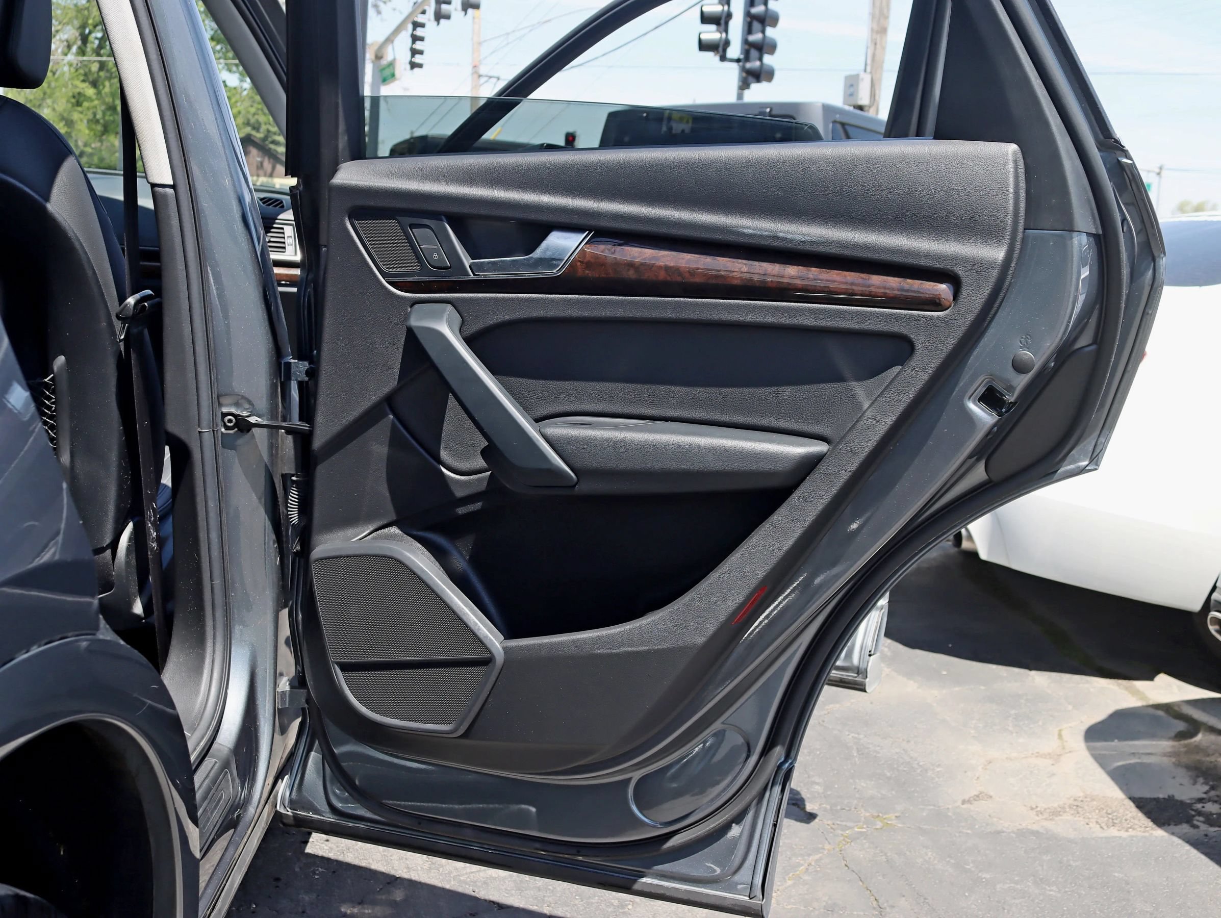 Used 2019 Audi Q5 2.0T Premium w/ Convenience Package AWD/4WD image 36