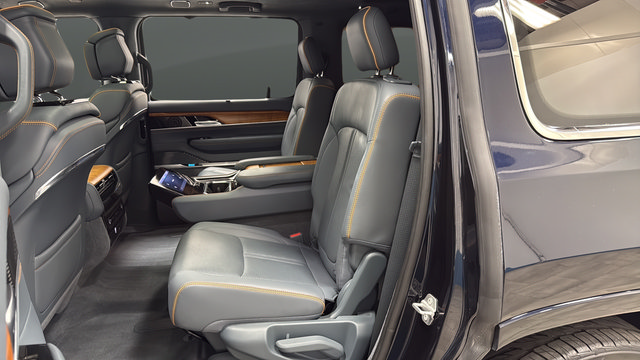 Used 2022 Jeep Grand Wagoneer Series II w/ Premium Group II AWD/4WD image 23