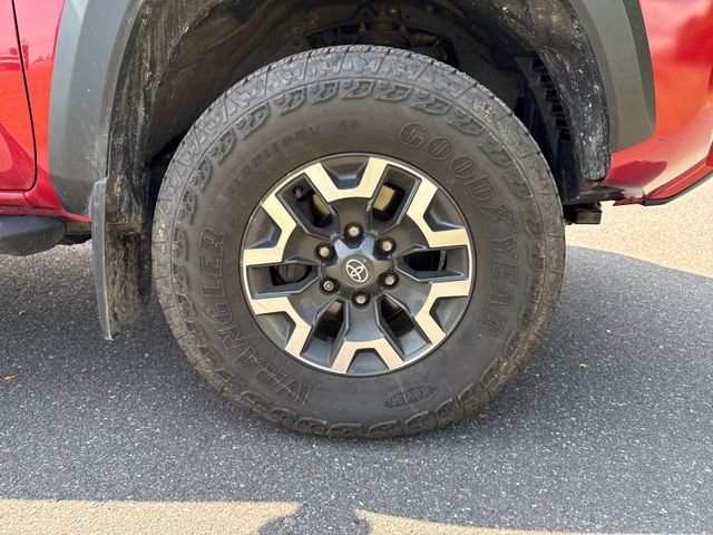 Used 2021 Toyota Tacoma TRD Off-Road w/ Technology Package AWD/4WD image 11
