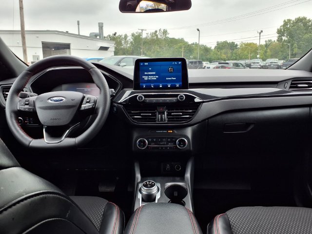 Used 2025 Ford Escape ST-Line Select AWD/4WD image 9