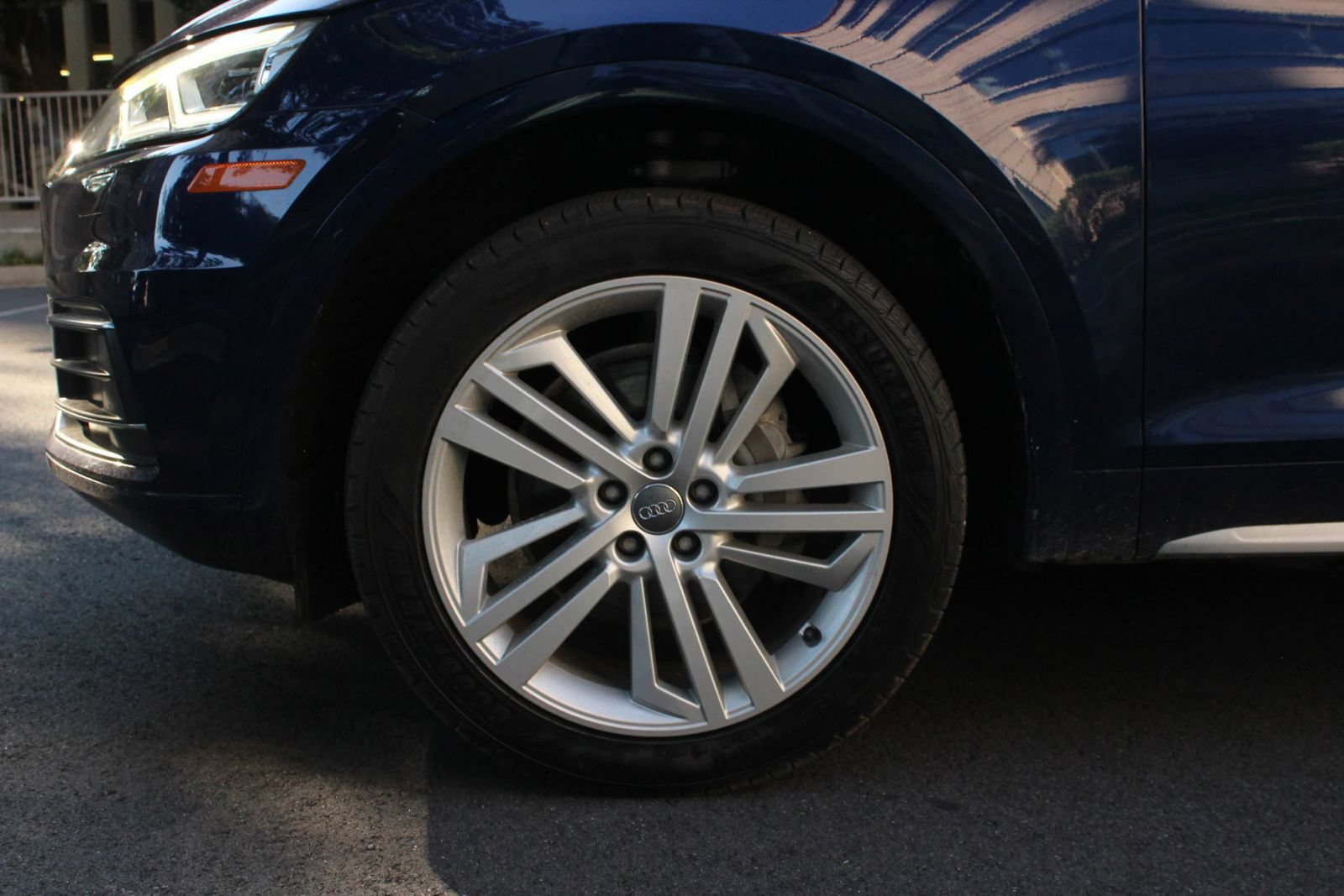 Used 2019 Audi Q5 2.0T Premium Plus w/ Premium Plus Package AWD/4WD image 11