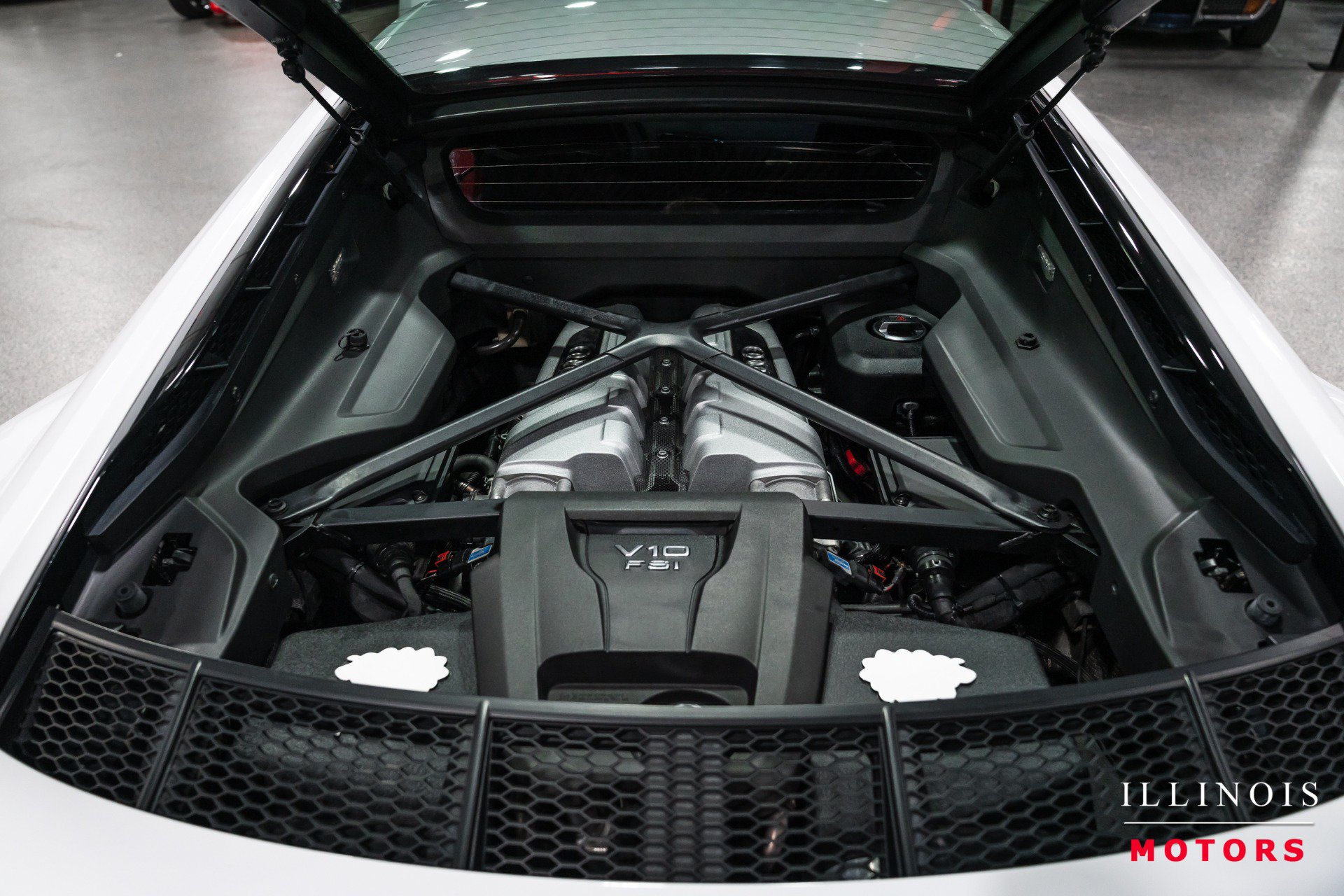 Used 2018 Audi R8 V10 w/ Premium Package RWD image 33