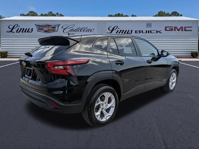 Used 2024 Chevrolet Trax LS FWD image 4