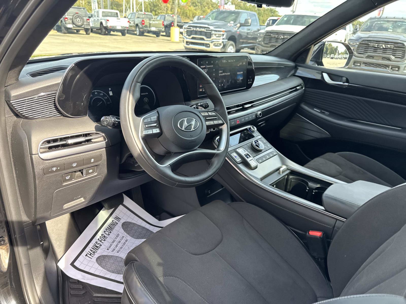 Used 2025 Hyundai Palisade Calligraphy image 18