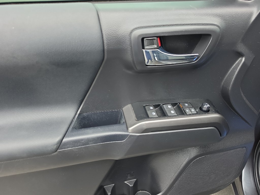 Certified 2023 Toyota Tacoma TRD Sport AWD/4WD image 11