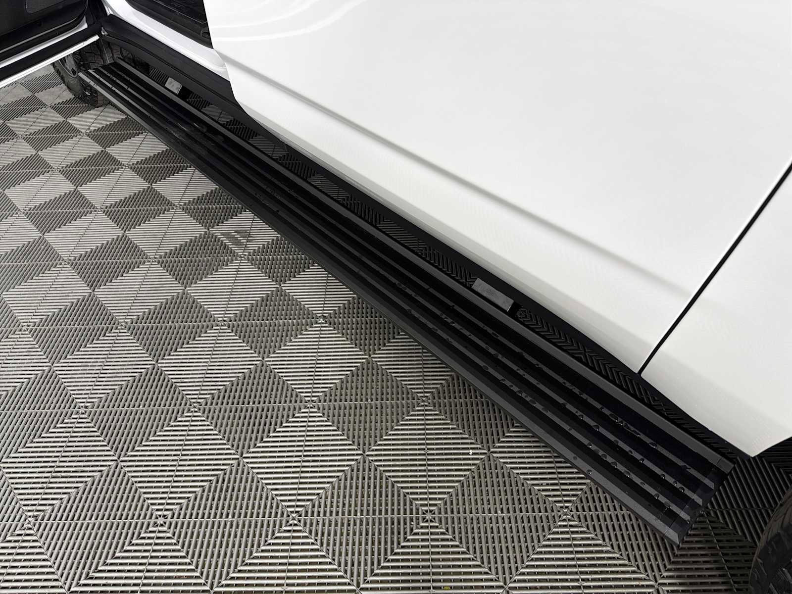 New 2026 GMC Yukon XL AT4 image 7