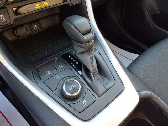 Used 2025 Toyota RAV4 XLE image 17