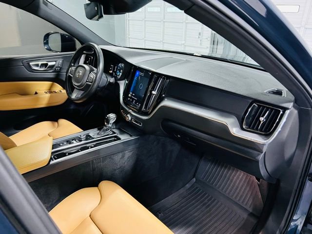 Used 2019 Volvo XC60 T5 Momentum w/ Premium Package FWD image 31