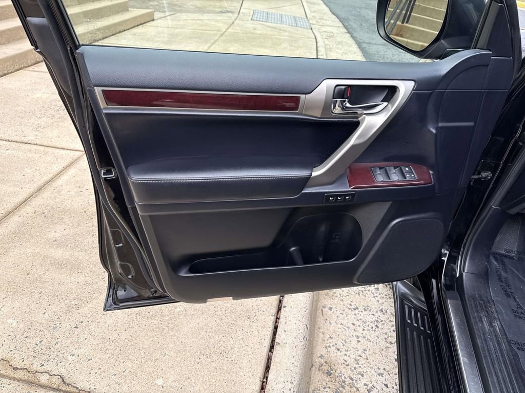 Used 2019 Lexus GX 460 Premium image 8
