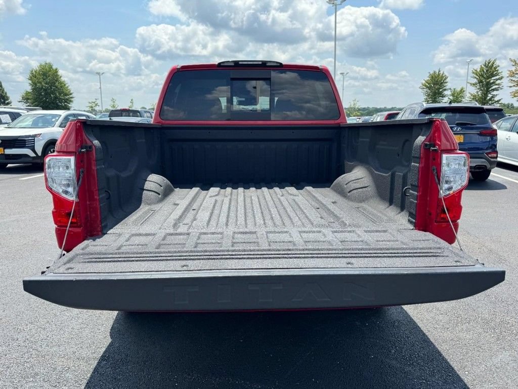 Used 2020 Nissan Titan SV w/ SV Convenience Package RWD image 6