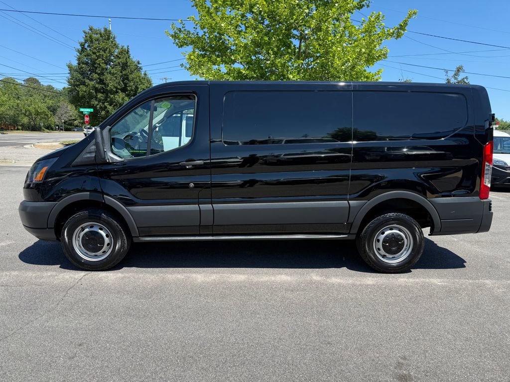 Used 2018 Ford Transit 250 130 Low Roof RWD image 4