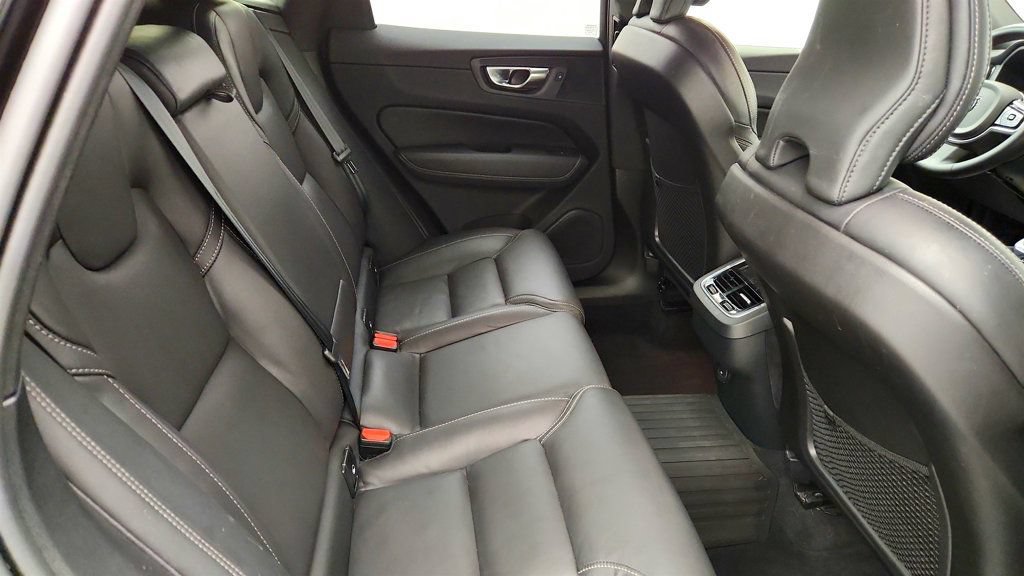 Used 2025 Volvo XC60 B5 Ultra w/ Protection Package Premier AWD/4WD image 21