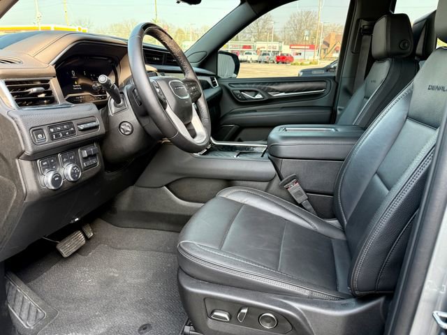 Used 2024 GMC Yukon Denali w/ Advanced Technology Package AWD/4WD image 13