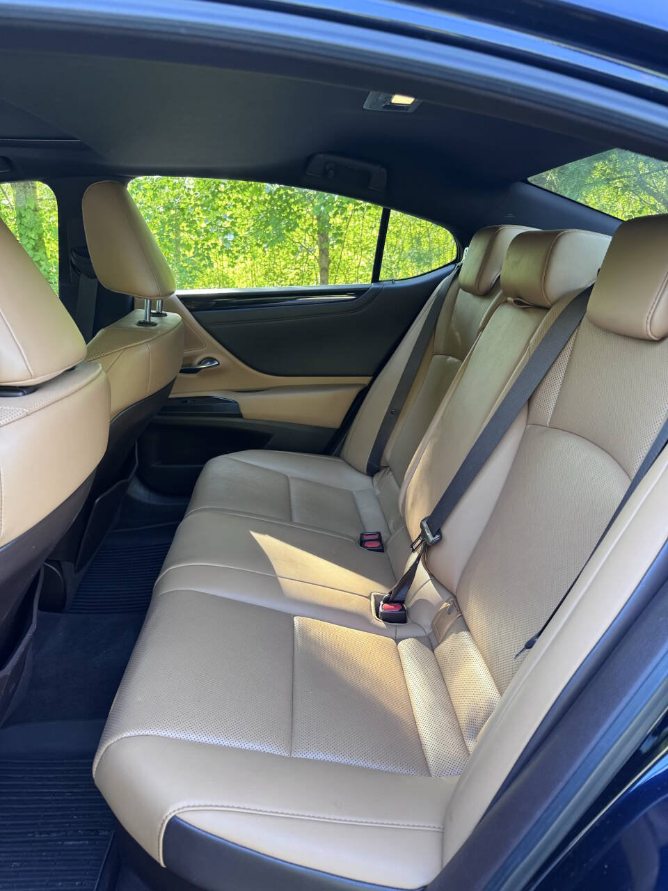 Used 2021 Lexus ES 300h w/ Premium Package FWD image 10