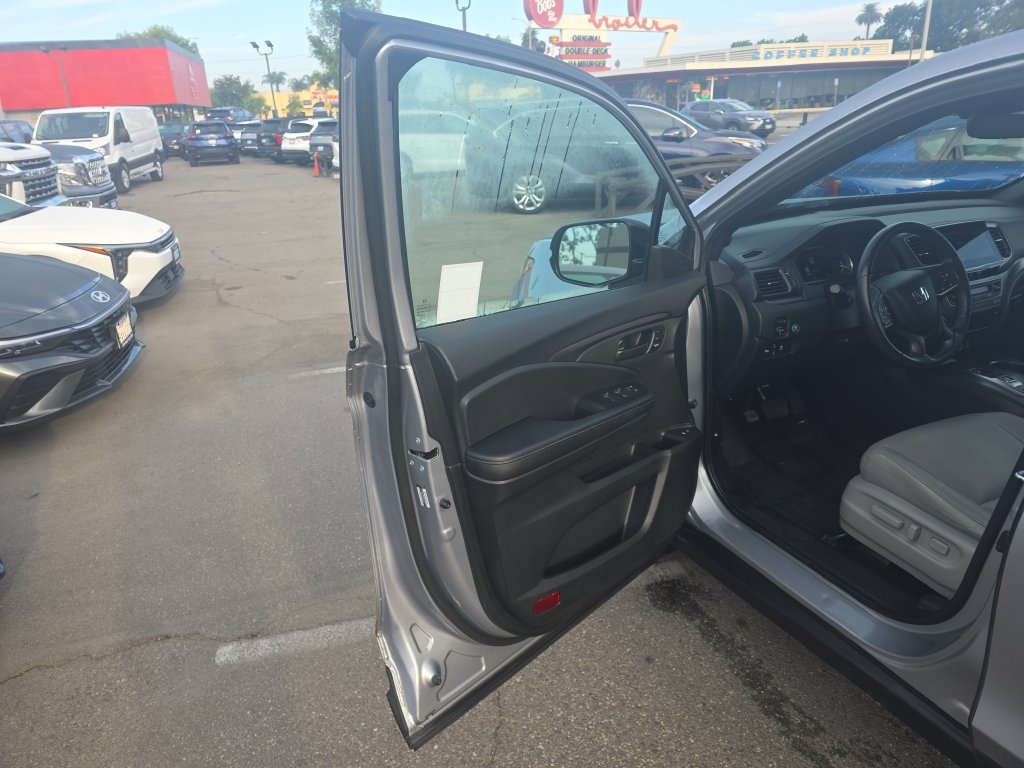 Used 2023 Honda Passport EX-L image 10