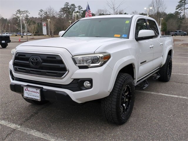 Used 2016 Toyota Tacoma SR5 w/ SR5 Appearance Package (SN) image 8