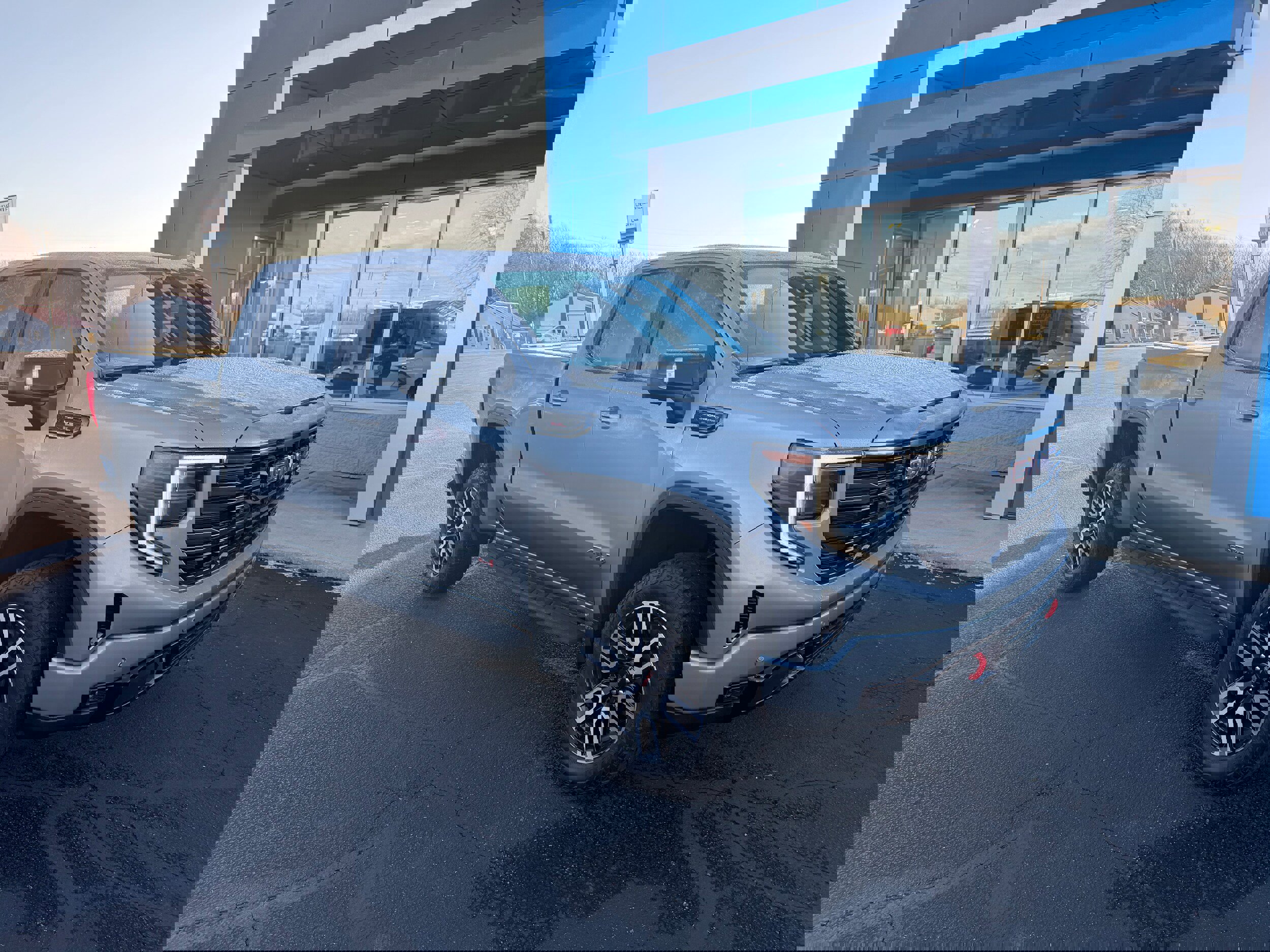 Used 2023 GMC Sierra 1500 AT4 w/ AT4 Premium Package image 3