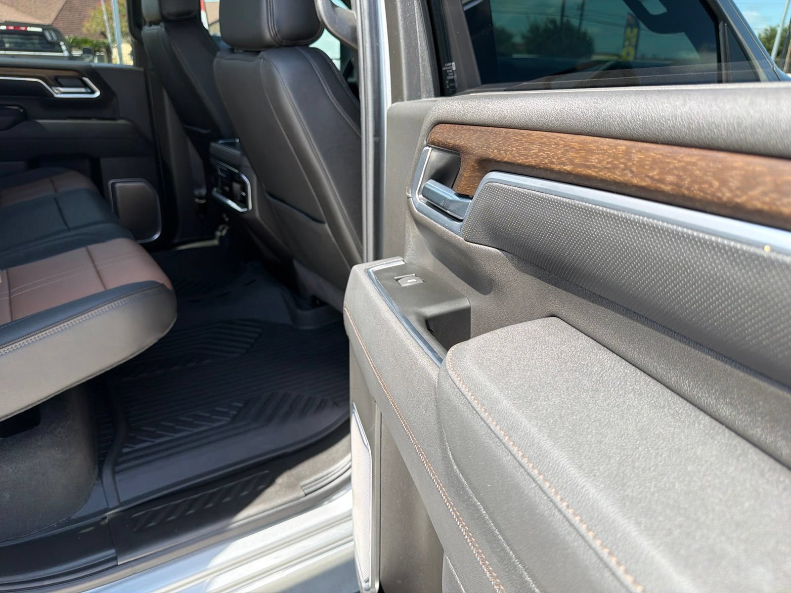 Used 2026 Chevrolet Silverado 2500 High Country w/ High Country Premium Package AWD/4WD image 15