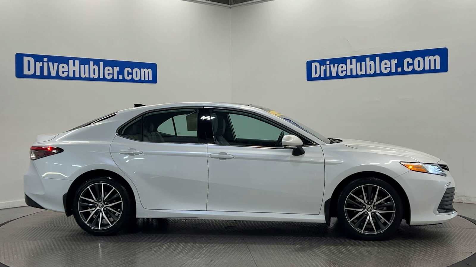 Used 2022 Toyota Camry XLE AWD/4WD image 9