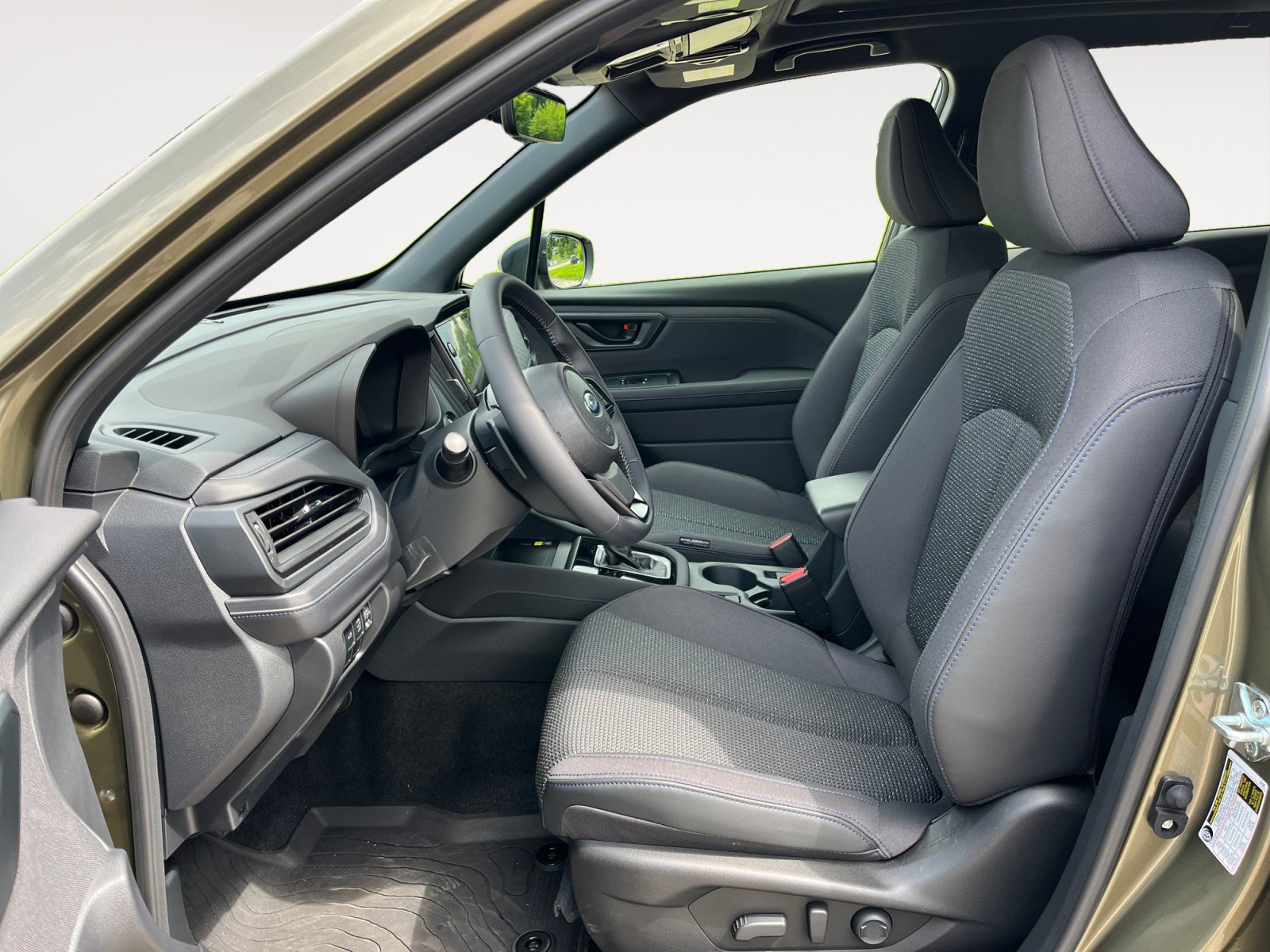 Certified 2025 Subaru Forester Premium AWD/4WD image 9
