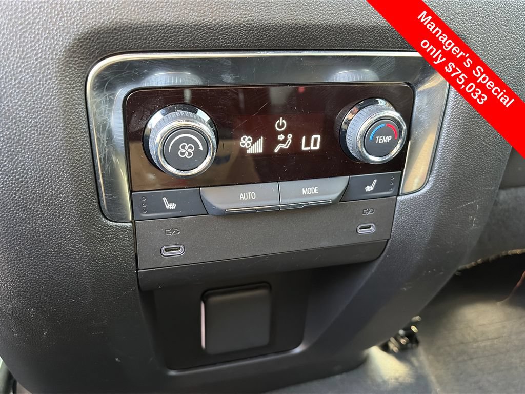 Used 2025 Chevrolet Tahoe High Country AWD/4WD image 11