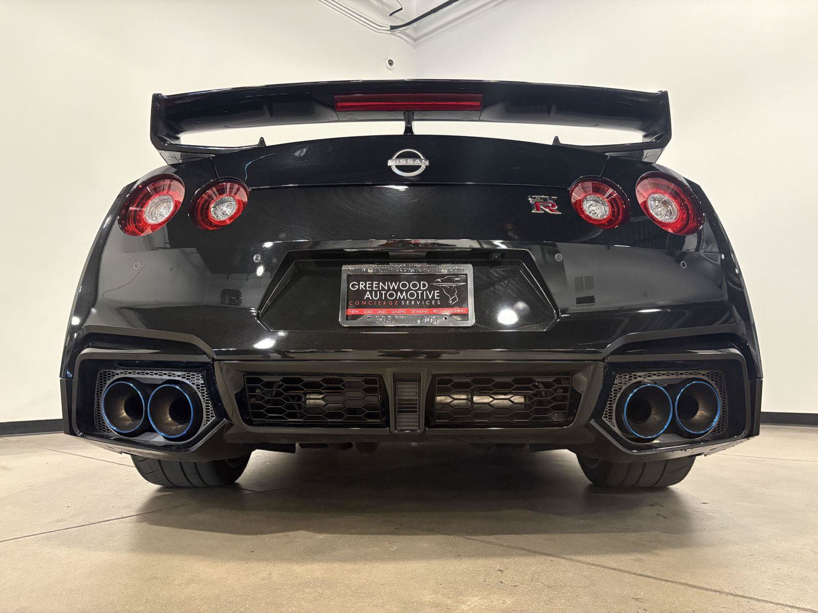 Used 2024 Nissan GT-R Premium w/ Premium Interior Package AWD/4WD image 5