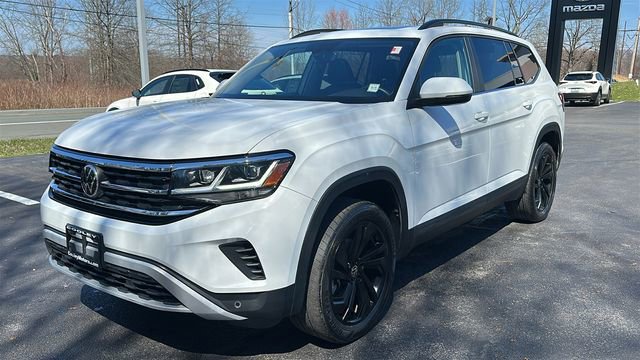Used 2022 Volkswagen Atlas SE image 2