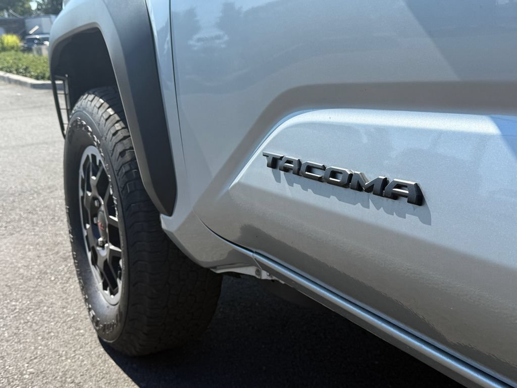 Used 2024 Toyota Tacoma TRD Off-Road w/ TRD Off Road Upgrade Package AWD/4WD image 39