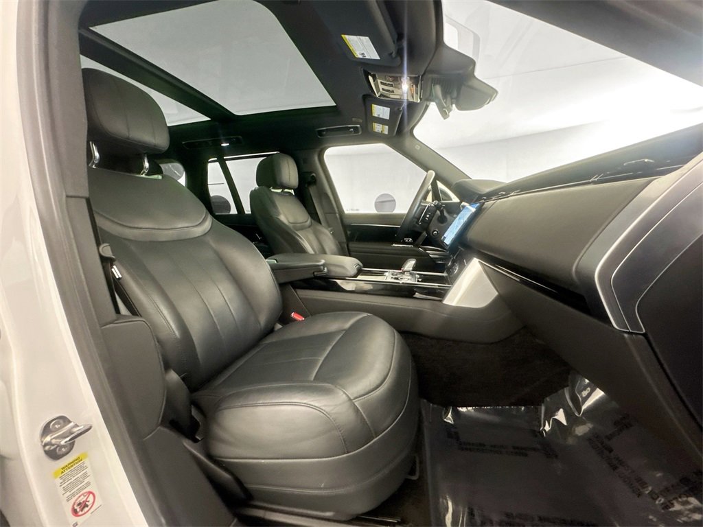 Certified 2023 Land Rover Range Rover SE image 28