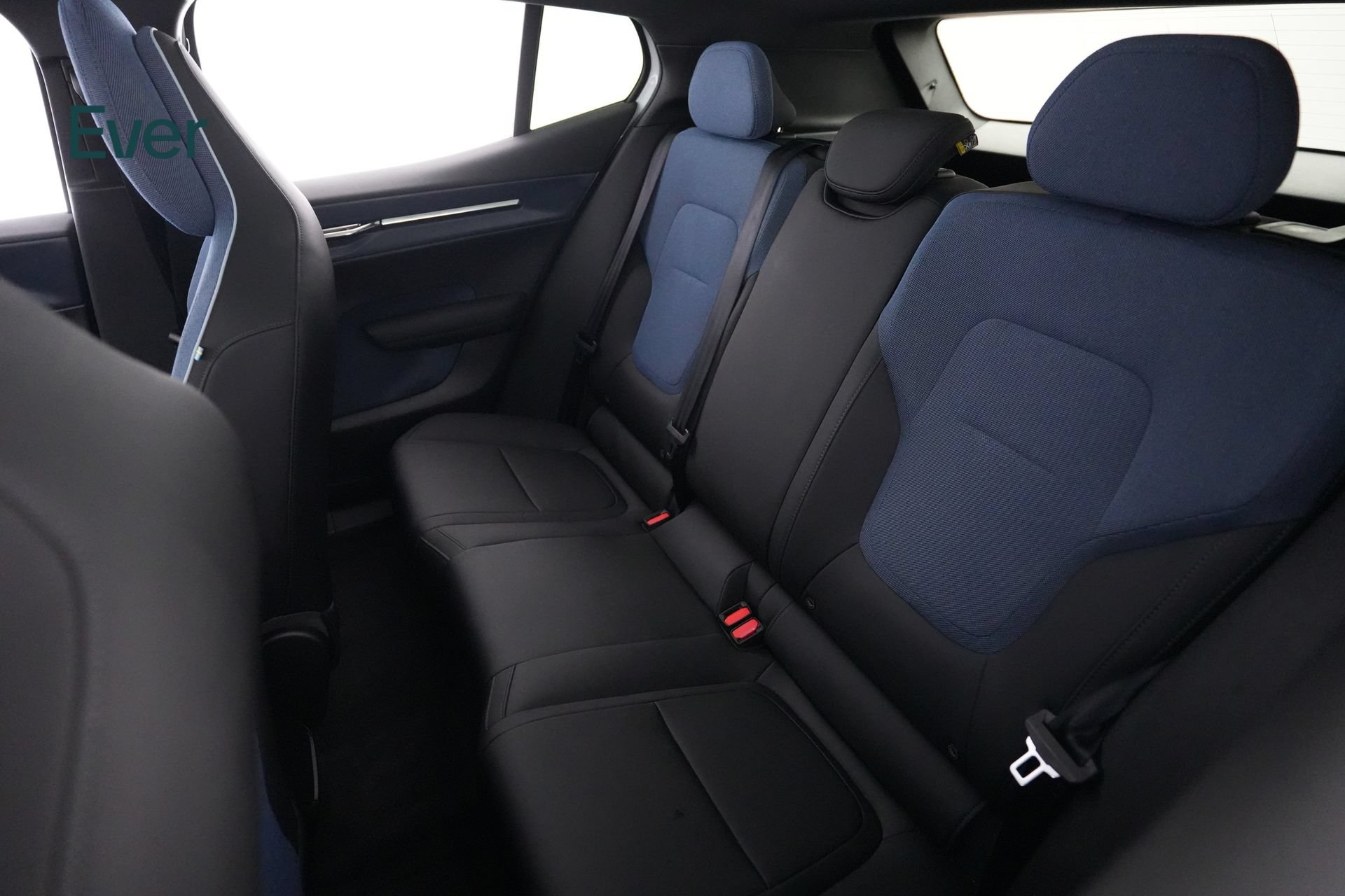 Used 2025 Volvo EX30 Plus w/ Protection Package Premier AWD/4WD image 24