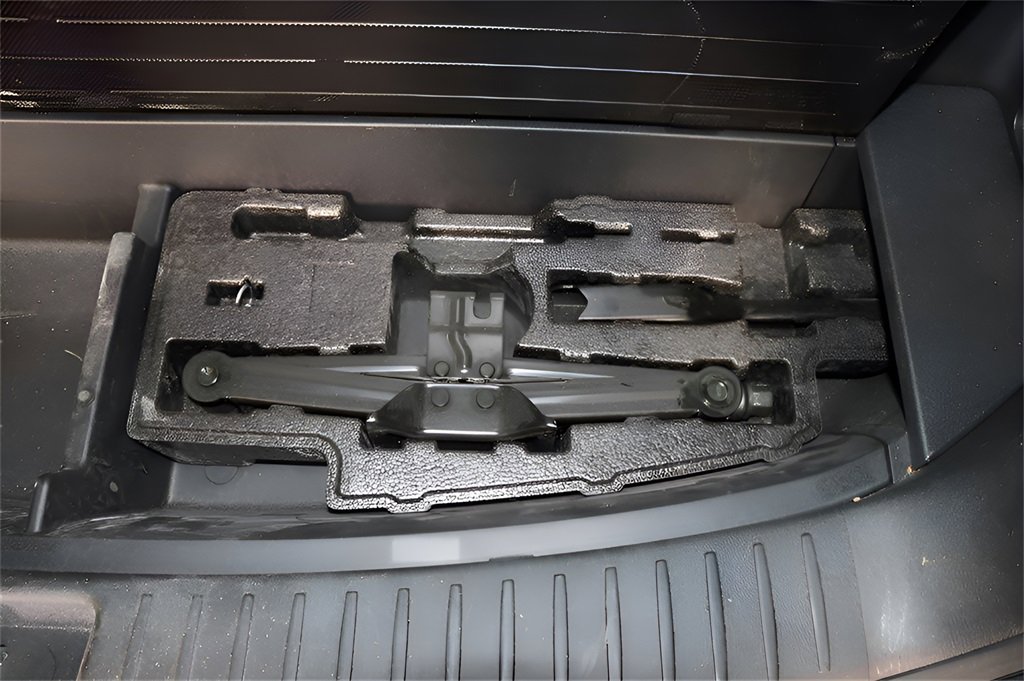 Used 2023 Kia Sorento SX image 28