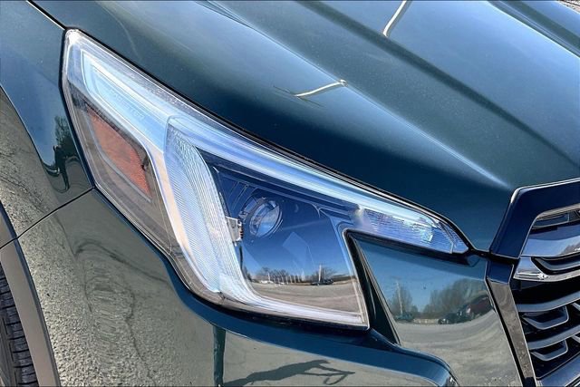 Used 2023 Subaru Forester Limited image 32