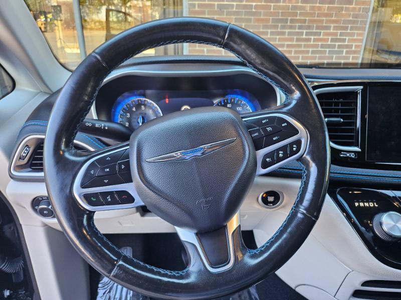 Used 2021 Chrysler Pacifica Touring-L FWD image 39