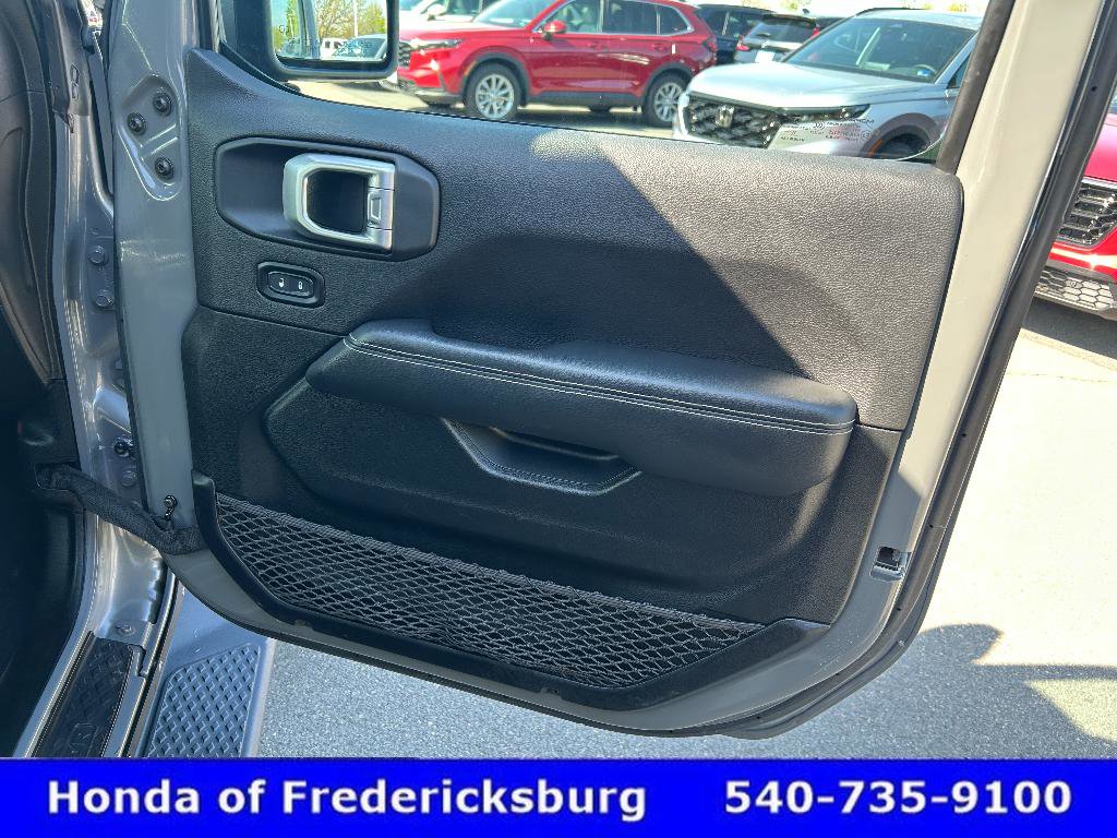 Used 2020 Jeep Gladiator Overland image 14