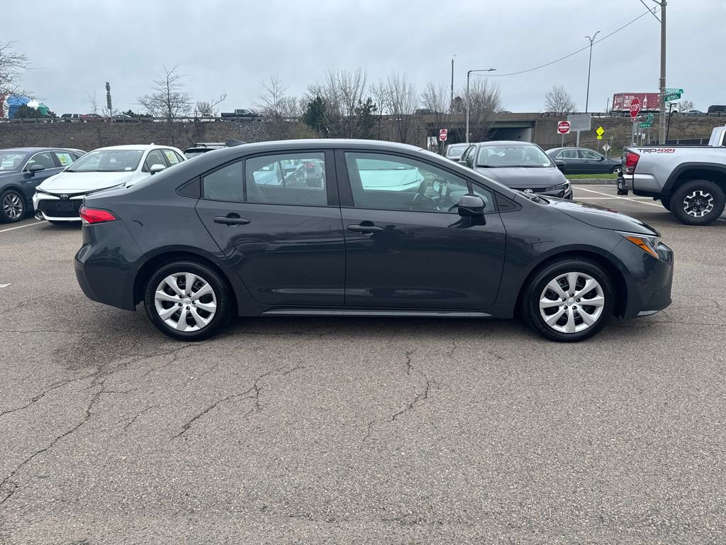 Used 2025 Toyota Corolla LE FWD image 8