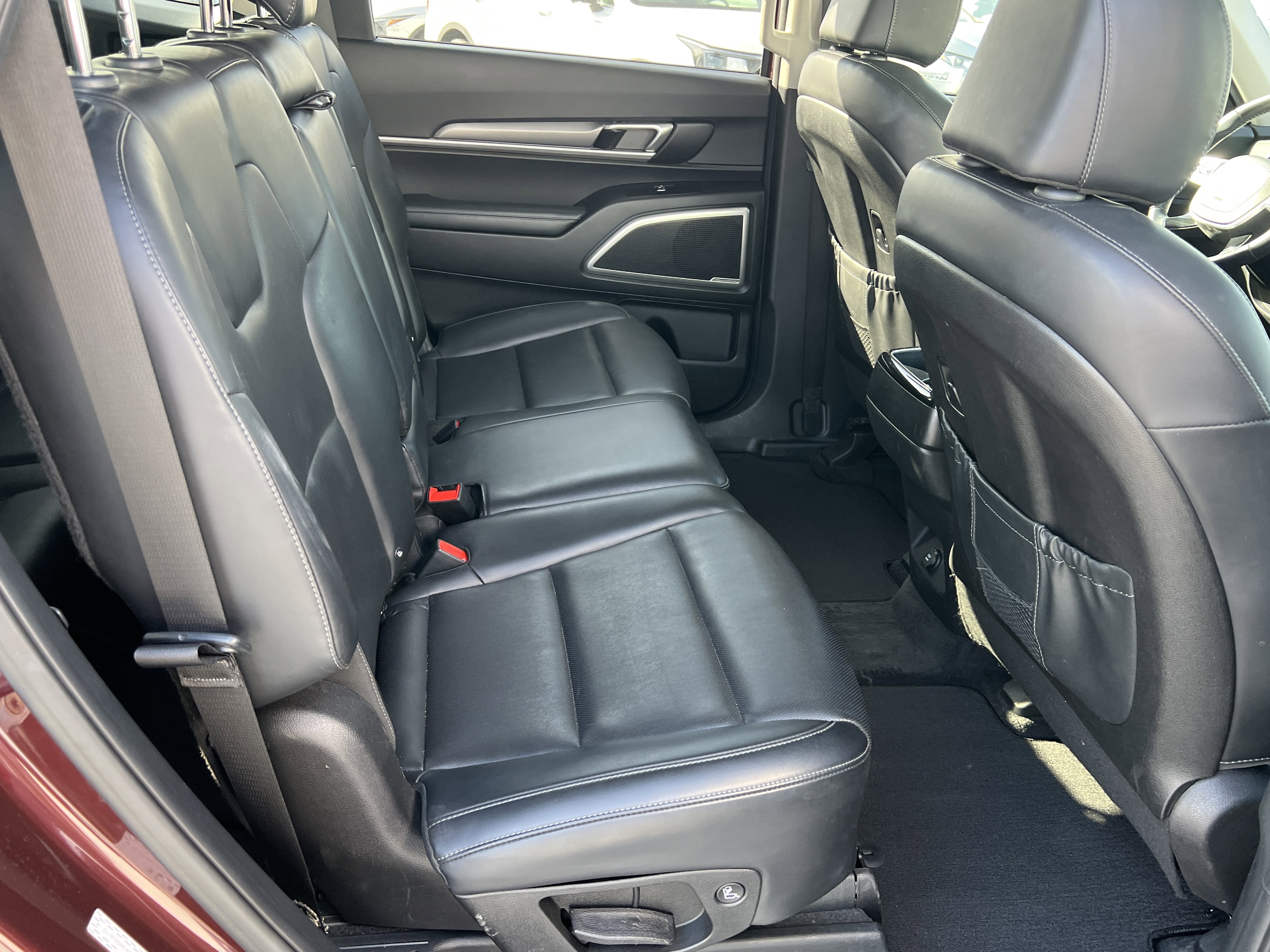 Certified 2022 Kia Telluride LX image 16