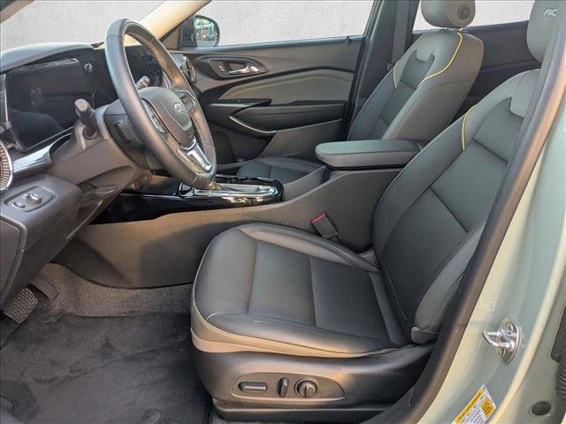 Used 2024 Chevrolet Trax ACTIV w/ Sunroof Package image 14